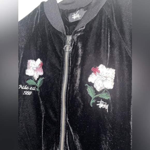 Stussy Black Velour Velvet  Floral Embroidered Zip up Women's Jacket nwot - Picture 3 of 9